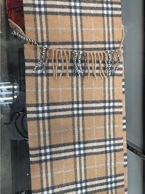 Burberry Classic Check Scarf Style 2454453 Beige Nova Check Wool Unisex NWT